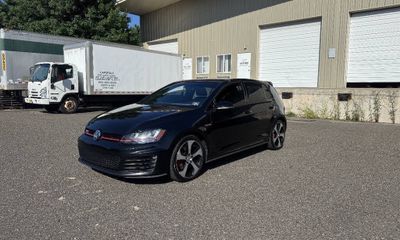 2016 Volkswagen Golf GTI 2 0T Base