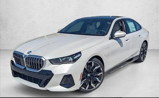 2027 BMW 550e xDrive