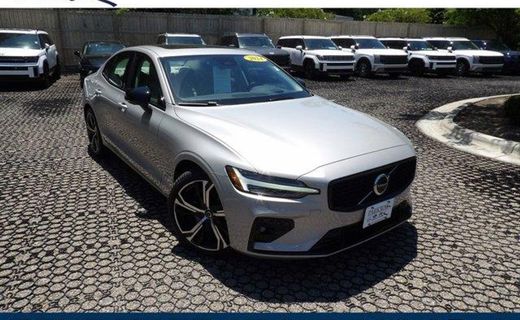 2024 Volvo S60 Ultimate Dark