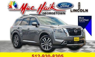 2025 Nissan Pathfinder Platinum