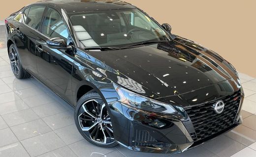2023 Nissan Altima SR