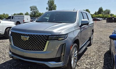 2023 Cadillac Escalade ESV Premium Luxury