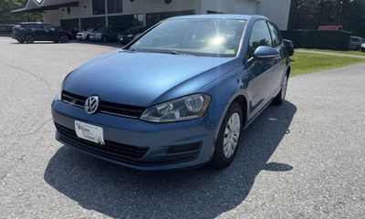 2015 Volkswagen Golf Launch Edition 2