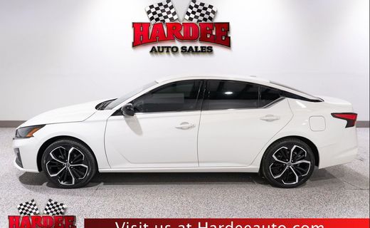 2024 Nissan Altima SR