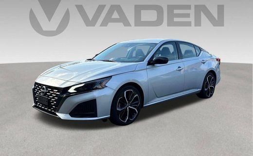 2023 Nissan Altima SR