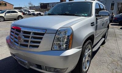 2013 Cadillac Escalade Luxury
