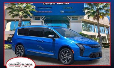 2027 Chrysler Pacifica Pinnacle