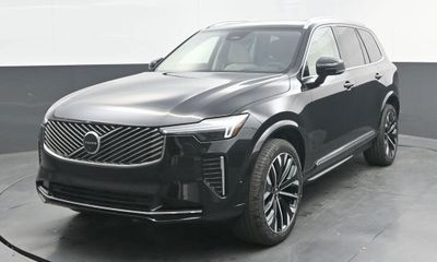 2026 Volvo XC90 Ultra Bright