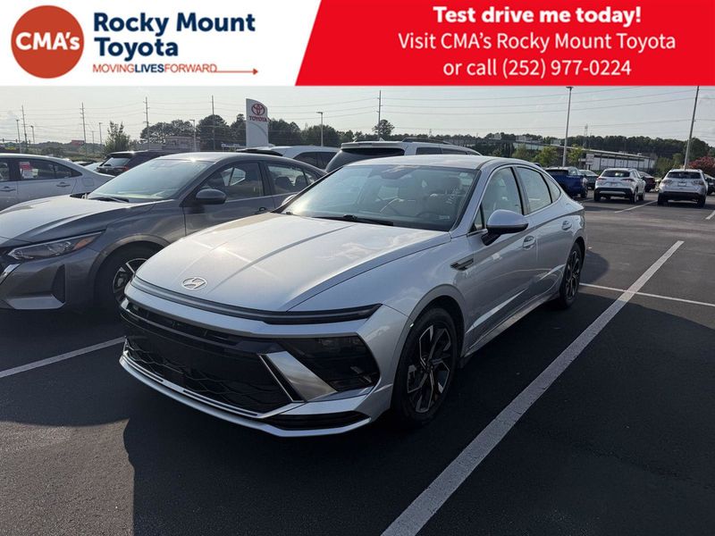 2025 Hyundai Sonata — a typically priced live listing