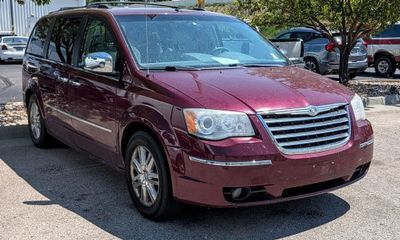 2008 Chrysler Town AND Country Limited