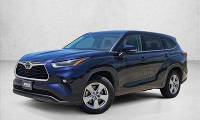 2021 Toyota Highlander LE