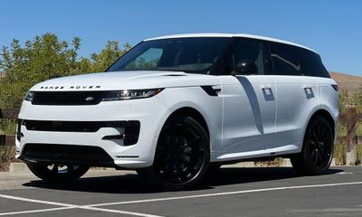 2026 Land Rover Range Sport P460E Dynamic SE
