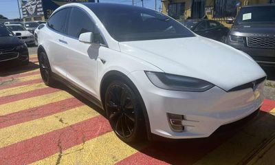 2016 Tesla Model X P90D
