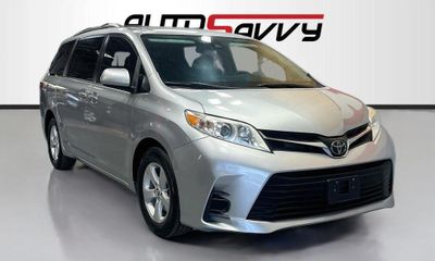 2019 Toyota Sienna LE