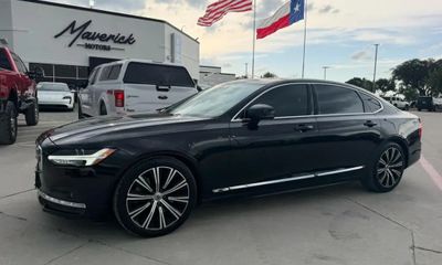 2023 Volvo S90 Plus Bright With