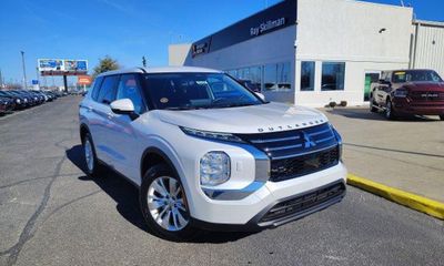 2026 Mitsubishi Outlander ES