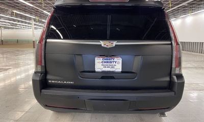 2017 Cadillac Escalade Luxury