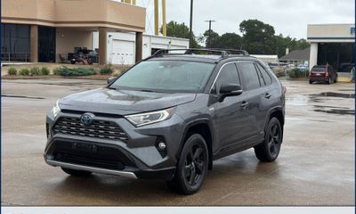 2020 Toyota RAV4 XSE HV