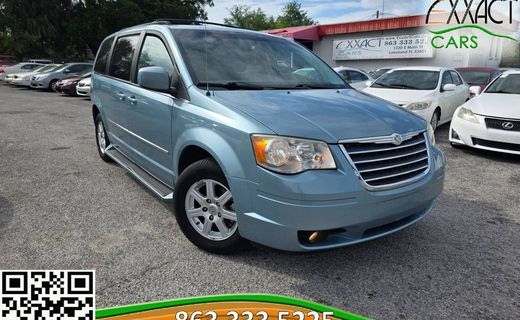 2010 Chrysler Town AND Country RT
