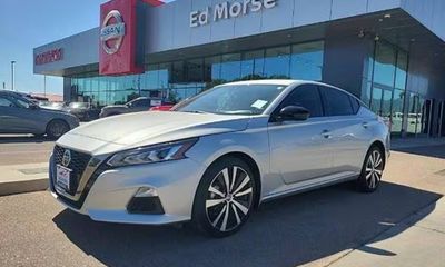 2022 Nissan Altima SR