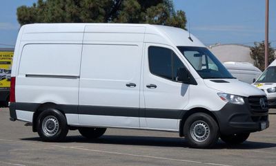 2022 Mercedes-Benz Sprinter 907 VS30