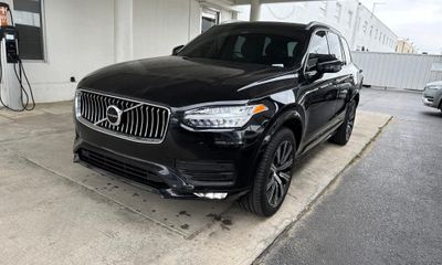 2023 Volvo XC90 Core Bright Theme