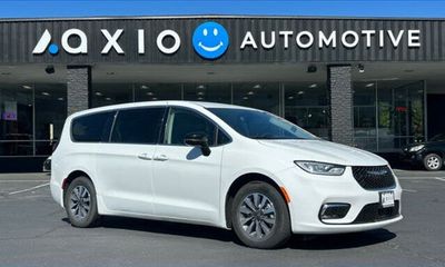 2024 Chrysler Pacifica Select