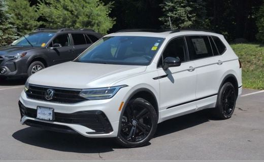2023 Volkswagen Tiguan 4MOTION SE Black