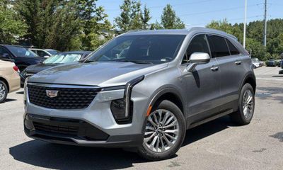 2025 Cadillac XT4 Premium Luxury