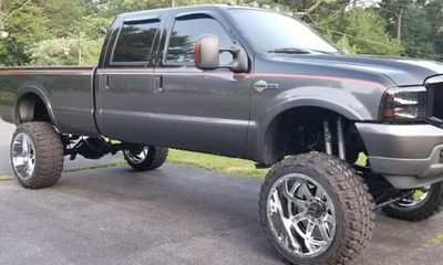 2004 Ford F-350 SD Harley Davidson
