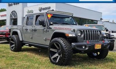 2023 Jeep Gladiator Sport