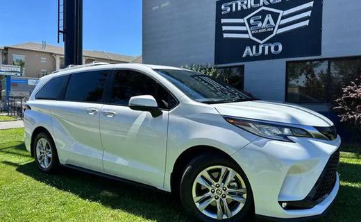 2025 Toyota Sienna Limited