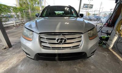 2011 Hyundai Santa FE GL Middle LOW
