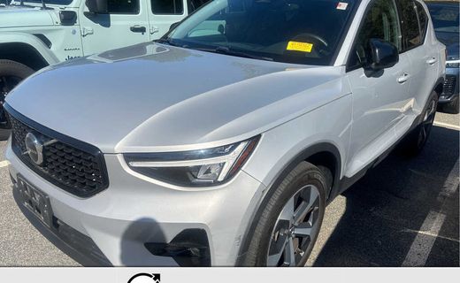 2023 Volvo XC40 Plus Dark