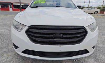 2015 Ford Taurus SE