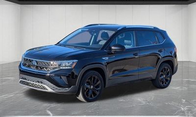 2023 Volkswagen Taos 4Motion SE W