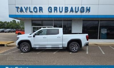 2026 GMC Sierra SLT