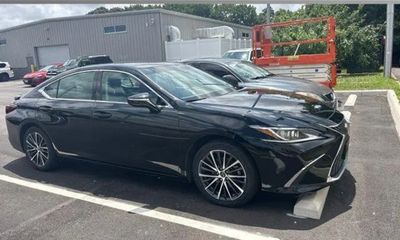 2023 Lexus ES 350 Premium