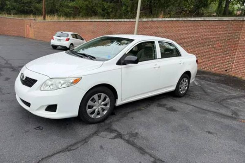 2009 Toyota Corolla — a typically priced live listing