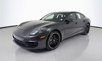 2022 Porsche Panamera 4