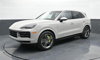 2025 Porsche Cayenne S E Hybrid
