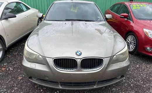 2004 BMW 525I