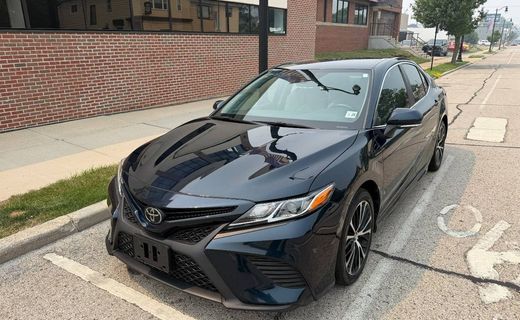 2020 Toyota Camry SE