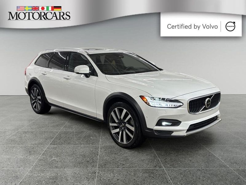 2022 Volvo V90CC — a typically priced live listing
