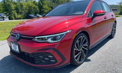 2023 Volkswagen Golf GTI Autobahn