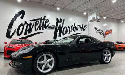 2011 Chevrolet Corvette Standard 1LT
