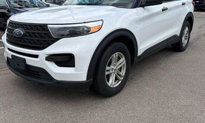 2023 Ford Explorer Base