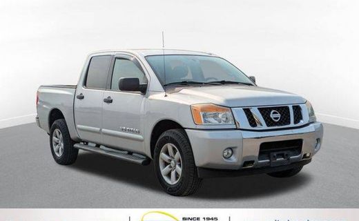2013 Nissan Titan SV