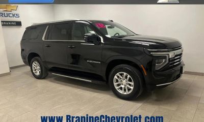 2025 Chevrolet Suburban LT