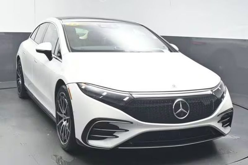 2022 Mercedes-Benz EQS-Class Sedan — a typically priced live listing